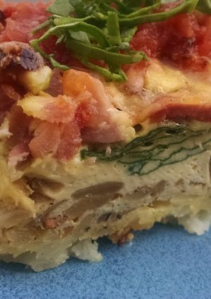 A picture of Kori's spinach, ham, hash brown crust quiche.