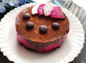 Hình của món Bánh Mousse Thanh Long Socola Eat clean.