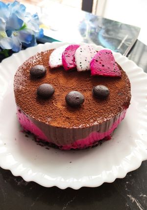 Hình của món Bánh Mousse Thanh Long Socola Eat clean.