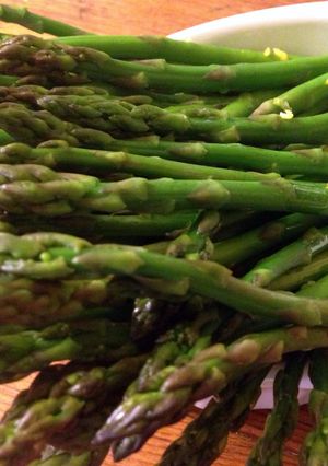 A picture of Preparing/ Steaming Asparagus.