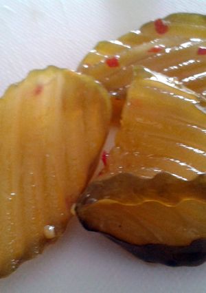 A picture of Fire and Ice pickles.