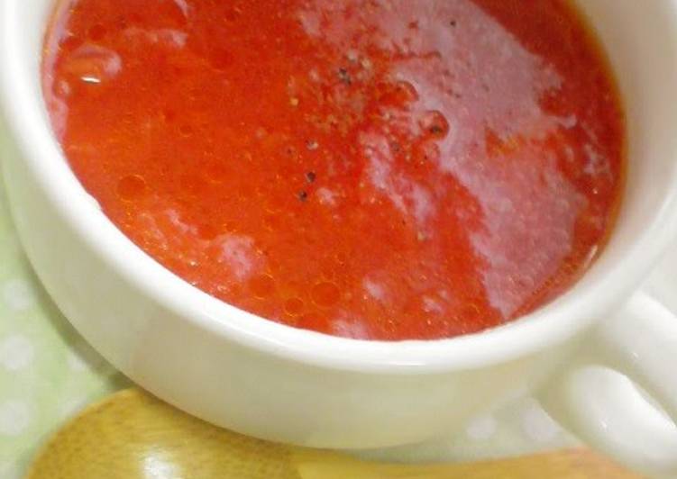 Quick and Easy Microwave for 3 Minutes Fresh Tomato Soup