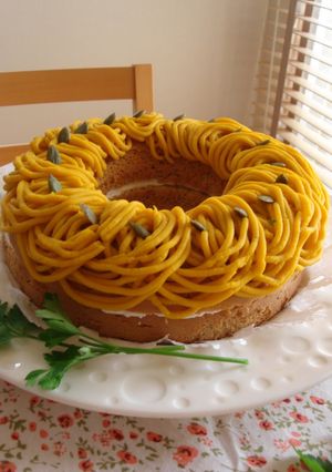 A picture of Kabocha Squash Mont Blanc on Cinnamon Bundt Cake.