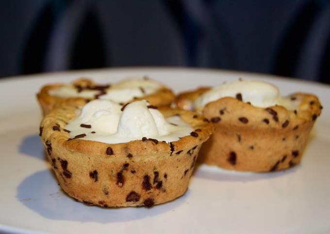 Ice Cream Stuffed Cookie Cups