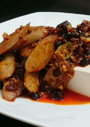 A picture of Tofu Top Sausage In Spicy Black Bean.