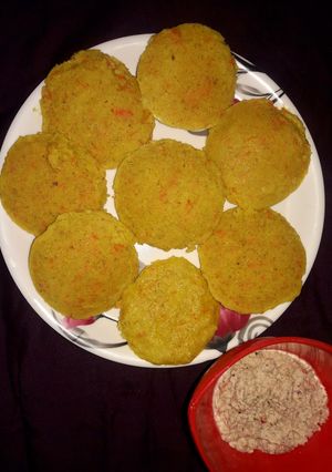 हेल्दी ओट्स इडली (Healthy oats idli recipe in Hindi) रेसिपी मुख्य फोटो