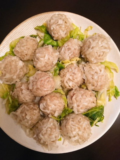A picture of Unwrapped Shumai in a Frying Pan.