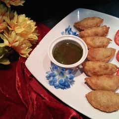 A picture of Pizza Kachori.