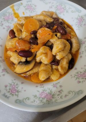 Una foto de Ñoquis de harina integral con salsa de legumbres y vegetales