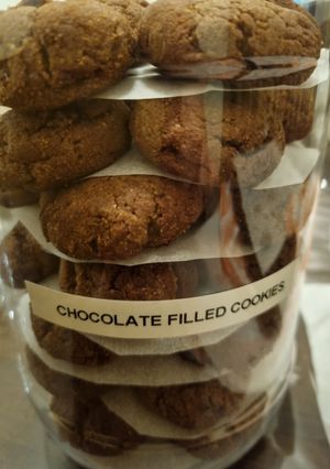 A picture of Chocolate filled cookies.
