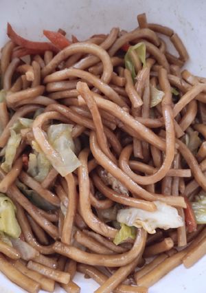 A picture of Fresh Yellow Noodle.