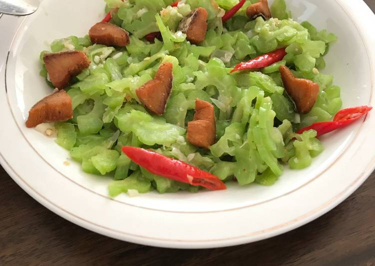 Resep Tumis pare ikan asin Anti Gagal