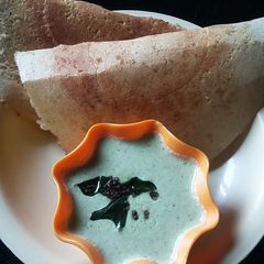 A picture of Daliya and mixed dal dosa.