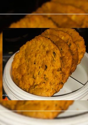 बेसन की नमकीन पूरी (besan ki namkeen puri recipe in Hindi) रेसिपी मुख्य फोटो