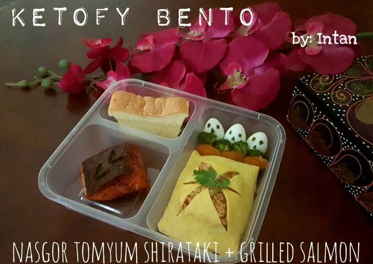 Nasgor Tomyum Shirataki + Grilled Salmon #ketopad_cp_bento