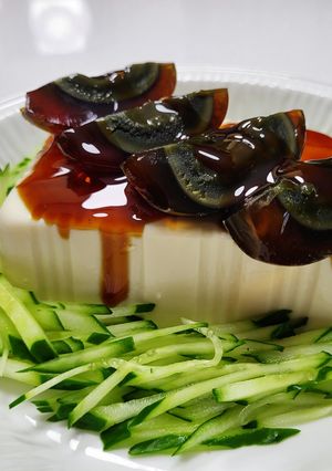 涼拌皮蛋豆腐小黃瓜絲 的食譜成品照片
