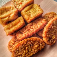 A picture of Fried Turmeric Tofu and Tempe.