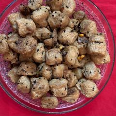 A picture of Soya with a different tadka.