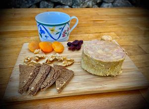 Una foto de FOIE MICUIT EN TAZA (SIN HORNO) En Solo 2 minutos 👌🏻