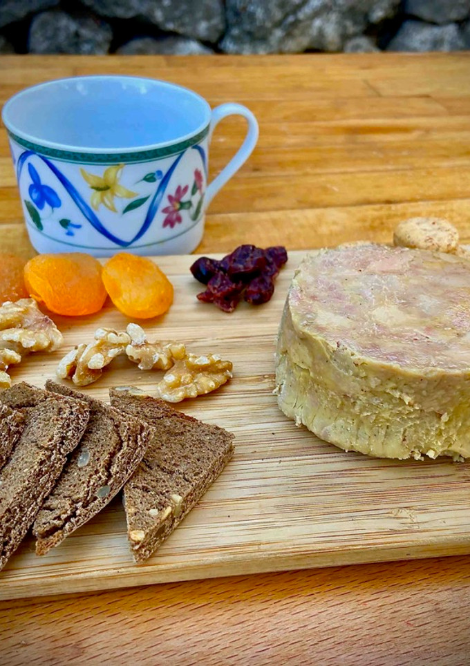 Una foto de FOIE MICUIT EN TAZA (SIN HORNO) En Solo 2 minutos 👌🏻