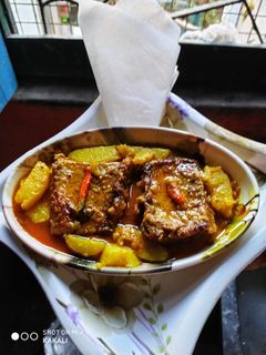 আলু দিয়ে মাছের ঝাল (Aloo diye macher jhal recipe in bengali) রেসিপির প্রধান ছবি