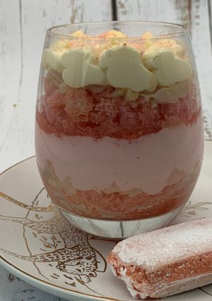 Une photo de Tiramisu à la rose et litchi