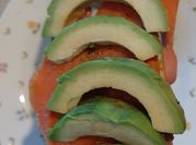 Une photo de yaourt avocat