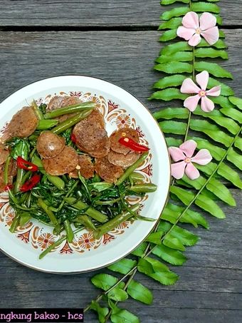 Cara Mudah Menyiapkan Resep Tumis Kangkung Bakso (Vegan) yang Uenak Anti Ribet, Menggugah Selera