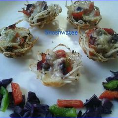 A picture of Mini pizza nests.