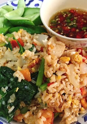 รูปของ ข้าวผัดไก่ยอ +น้ำปลาพริก🍚🐔