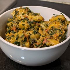 A picture of Methi aloo curry.