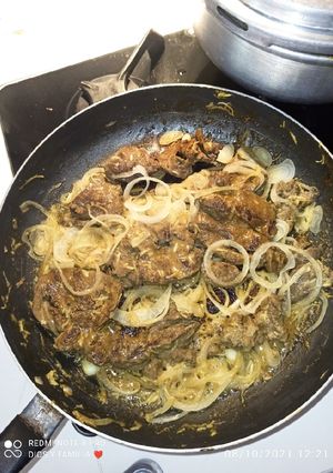 Una foto de Hígado encebollado