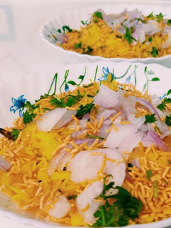 कांदा पोहा (Kanda poha recipe in Hindi) रेसिपी मुख्य फोटो
