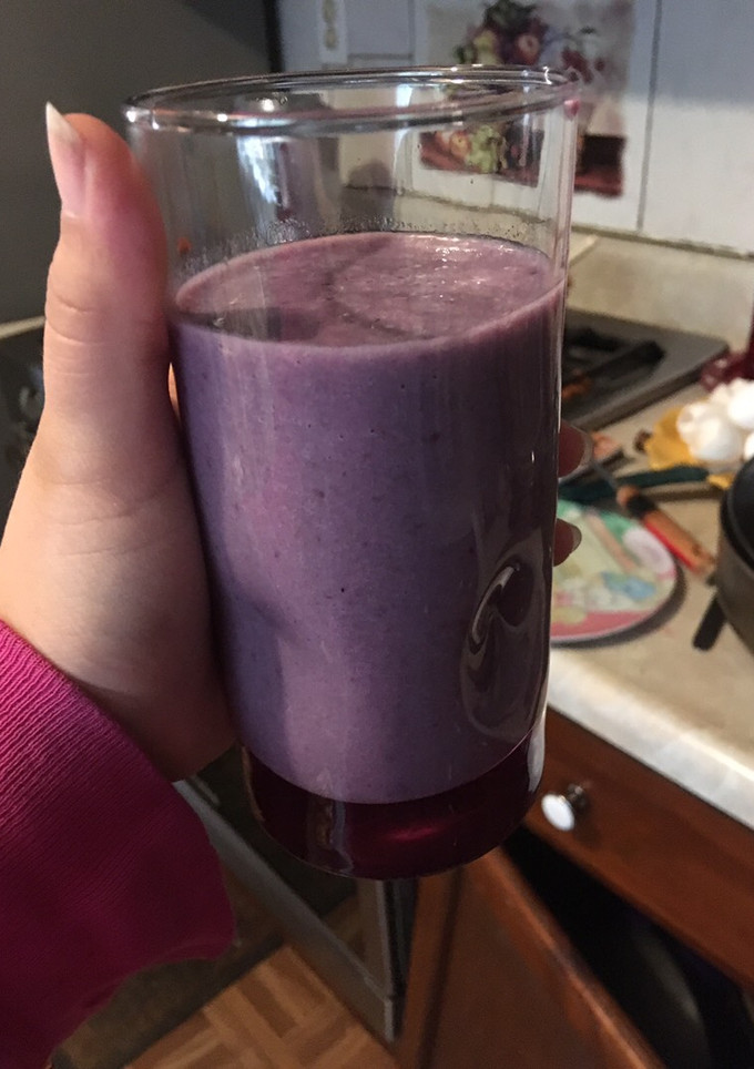 Una foto de Licuado de plátano y zarzamora