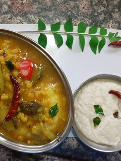 A picture of Idli sambar.