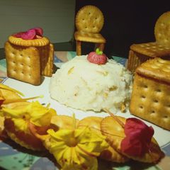 A picture of Rice phirni cake.