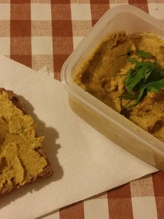 Una foto de Paté de lentejas y cebolla