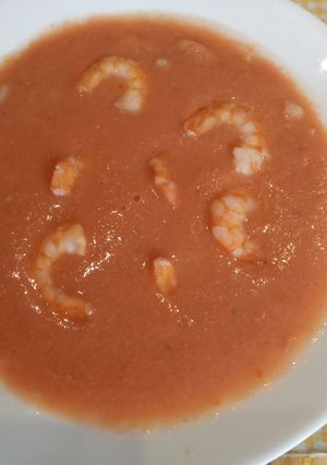 Una foto de Sopa fría de alubias blancas y gambones (frescos o cocidos)