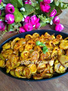 करेला की मसाला भुजिया (Karela ki masala bhujiya recipe in Hindi) रेसिपी मुख्य फोटो