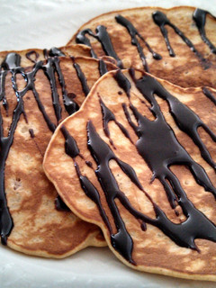 A picture of easy banana nut pancakes.