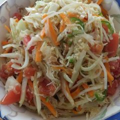 A picture of Som Tum Salad (Green Papaya Salad).