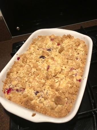 Easy Way Make Apple &amp; berry crumble which So Delicious