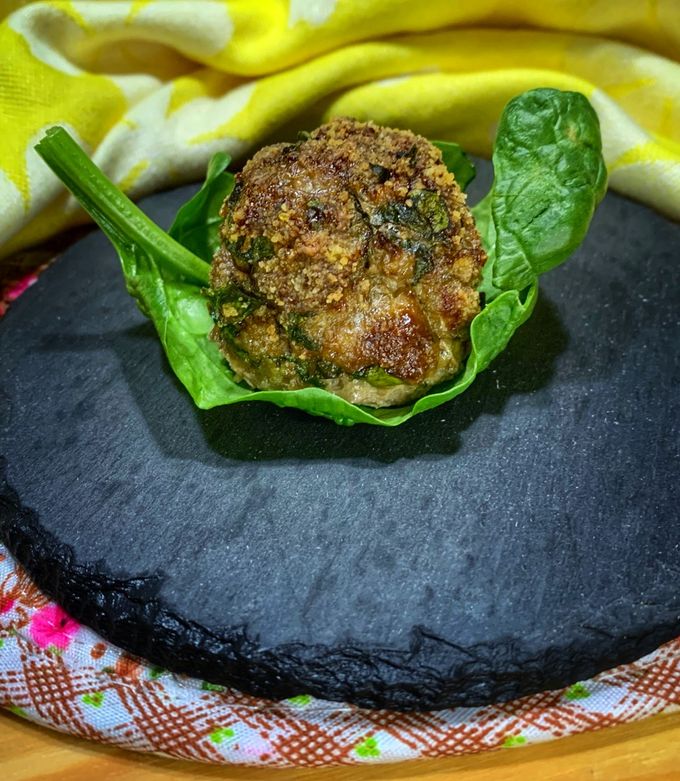 Foto di Polpette di manzo con spinaci freschi