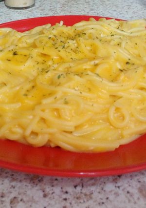 A picture of My Cheesy Spaghetti with Chives :O.