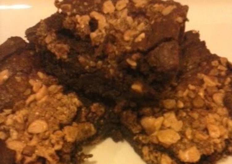 Simple Way to Prepare Super Quick Homemade Fudgy Toffee Bits Brownies