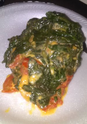 A picture of EASY clean eats chicken & spinach.