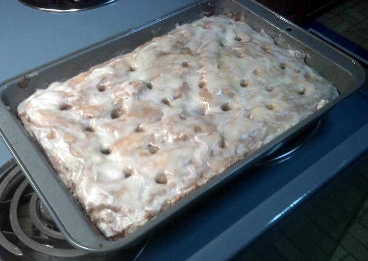 How to Make Any-night-of-the-week Honey Bun Cake