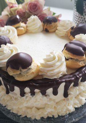 O poză a rețetei Tort profiterol.