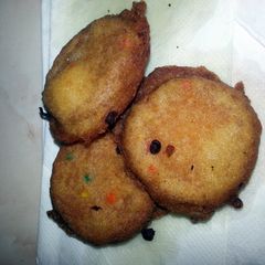 A picture of Fried Oreos.