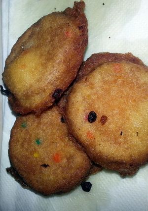 A picture of Fried Oreos.